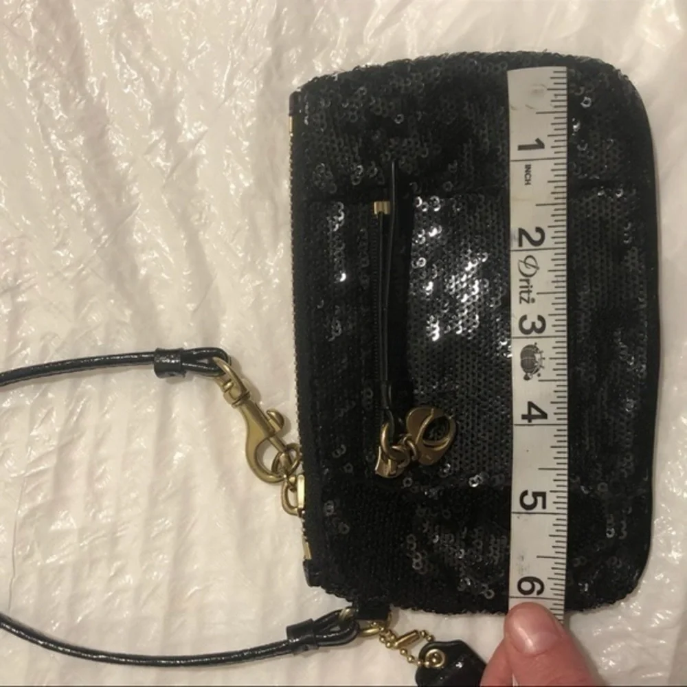 Coach vintage y2k poppy sequined black wristlet mini bag evening